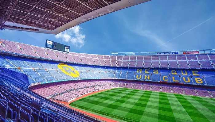 巴萨和切尔西以旧换新、大巴黎抢单，豪门俱乐部砸钱球场期望增收