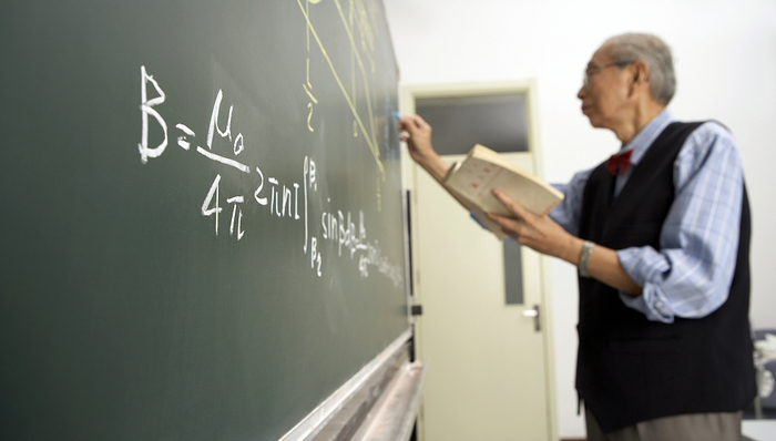 打破“铁饭碗”，如何理解多地试点教师退出机制？