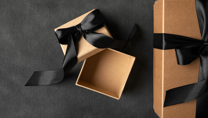 奢侈品店员微信收款后“人间蒸发”，顾客钱货两空难维权｜界面315