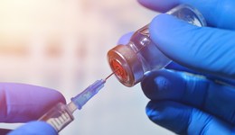 张文宏：老年人最好每年接种流感疫苗，朱征夫：应在全国范围普及电子身份证 | 两会声音