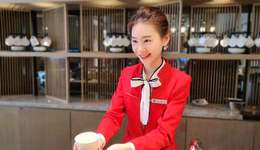 以优雅服务，绽放青春芳华