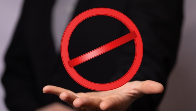 辛巴再遭快手封禁，或因在直播间指责平台人气造假