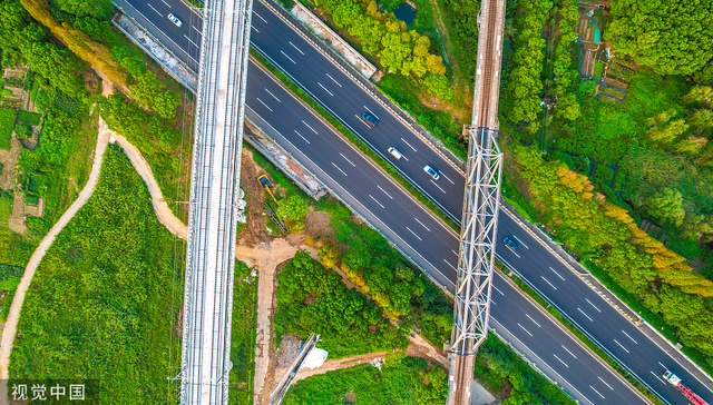 2023年财政着力点重回支出端，对基建的态度或偏谨慎 | 两会·最关注