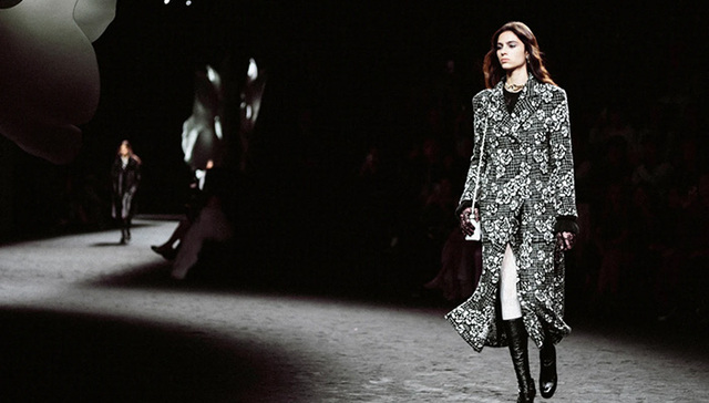 Chanel 2023秋冬系列延续经典山茶花，Miu Miu 2023秋冬系列展现个性 | 是日美好事物