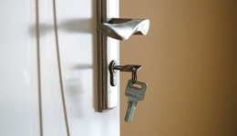 智能門鎖的“質(zhì)量門”困局，名牌也遭投訴