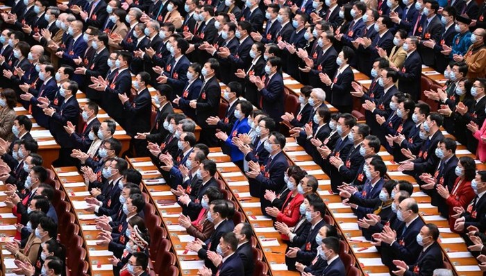 习近平当选国家主席、中央军委主席｜两会日报