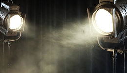 短剧“狂飙”：千万级分账，争抢黄金档，排播等数月