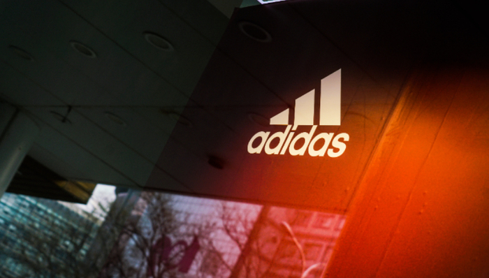 阿迪达斯,业绩下滑,库存,