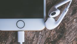 看广告免费听歌，音乐APP真“躺平”了？