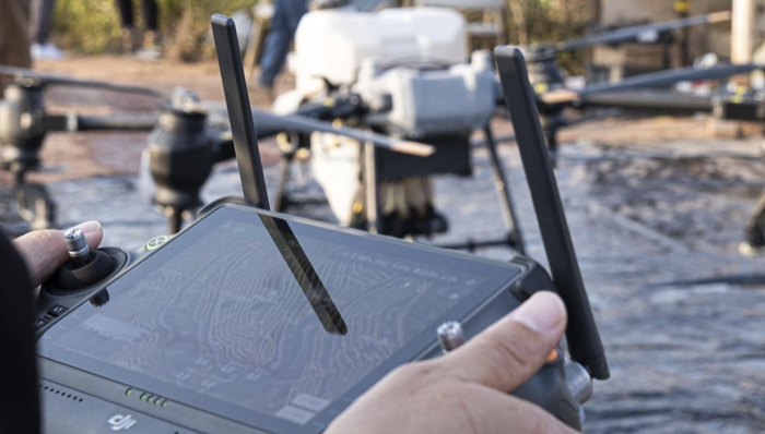 电厂｜大疆植保无人机，飞进果园