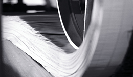 原纸降价潮持续，玖龙纸业出现首度亏损