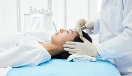 告别业绩高速增长，“医美茅”爱美客还撑得起千亿估值吗？