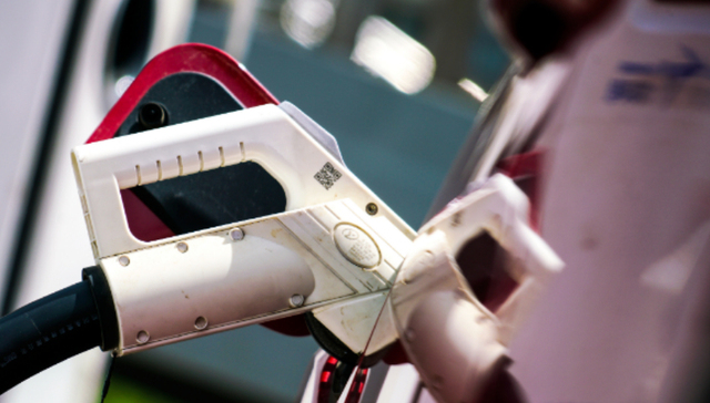 海外报告称燃油车销量面临结构性衰退，难以重返2017年巅峰