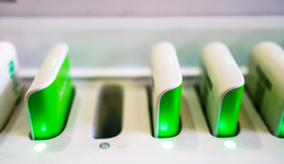 我在欧洲做共享充电宝，一小时收费25元