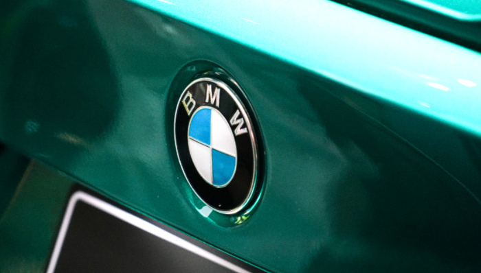 燃油车,新能源汽车,转型,补贴,降价,