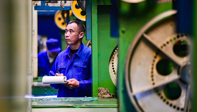 1-2月财政收入同比略有下降，重点支出力度不减