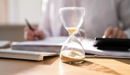 增收不增利，8年“老将”辞职，信也科技转型不易