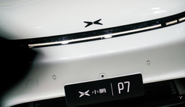 小鹏面临掉队危机，何小鹏被卷到一周干七天活