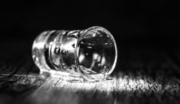 名酒“不知名”，“氪金”能翻红？