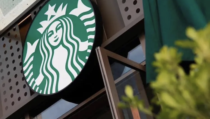 闪电快讯｜星巴克推出全新渠道“沿街取”，一年内预计在全国千家门店上线