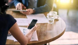 智能手機(jī)2023：高端前攻、中端后守