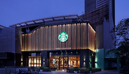 從保守到激進，星巴克被迫謀變