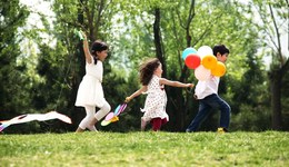 濰坊回應(yīng)三孩免費(fèi)讀高中：希望加大育齡人群生育意愿