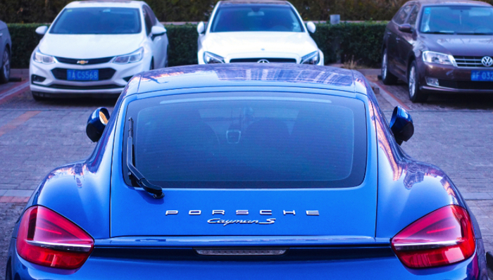 豪华品牌,电动化,