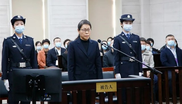 辽宁省原副省长郝春荣被控受贿1883万余元