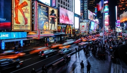 群雄纷至，本地生活服务赛道上演“大乱战”