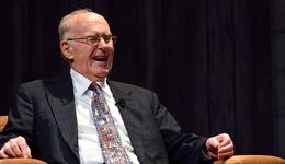 戈登·摩尔成为历史，但摩尔定律还没有