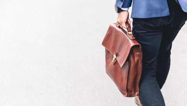 券商降薪潮真的来了！招商证券去年人均薪酬减少近23万元，信达证券也降超三成