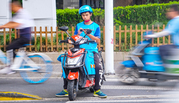 【图集】海归送快递，研究生卖凉皮：学历是毕业生的就业枷锁吗？