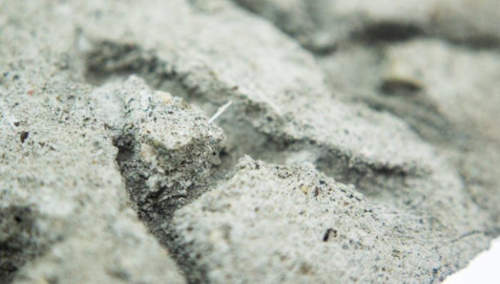 海螺水泥，房地产，养老机构，水泥建材