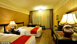 酒店规定引争议，一家三口能不能住标间？