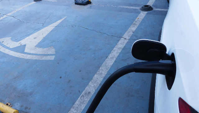 J.D.Power：美国电动车市场份额创新高，部分价格与同类燃油车持平