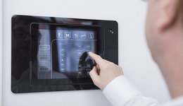 面板行業(yè)經(jīng)歷最嚴(yán)峻的寒冬，TCL科技去年凈利潤(rùn)下滑97%