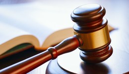 “铁马冰河”代购氯巴占案宣判：构成非法经营罪，但免刑罚