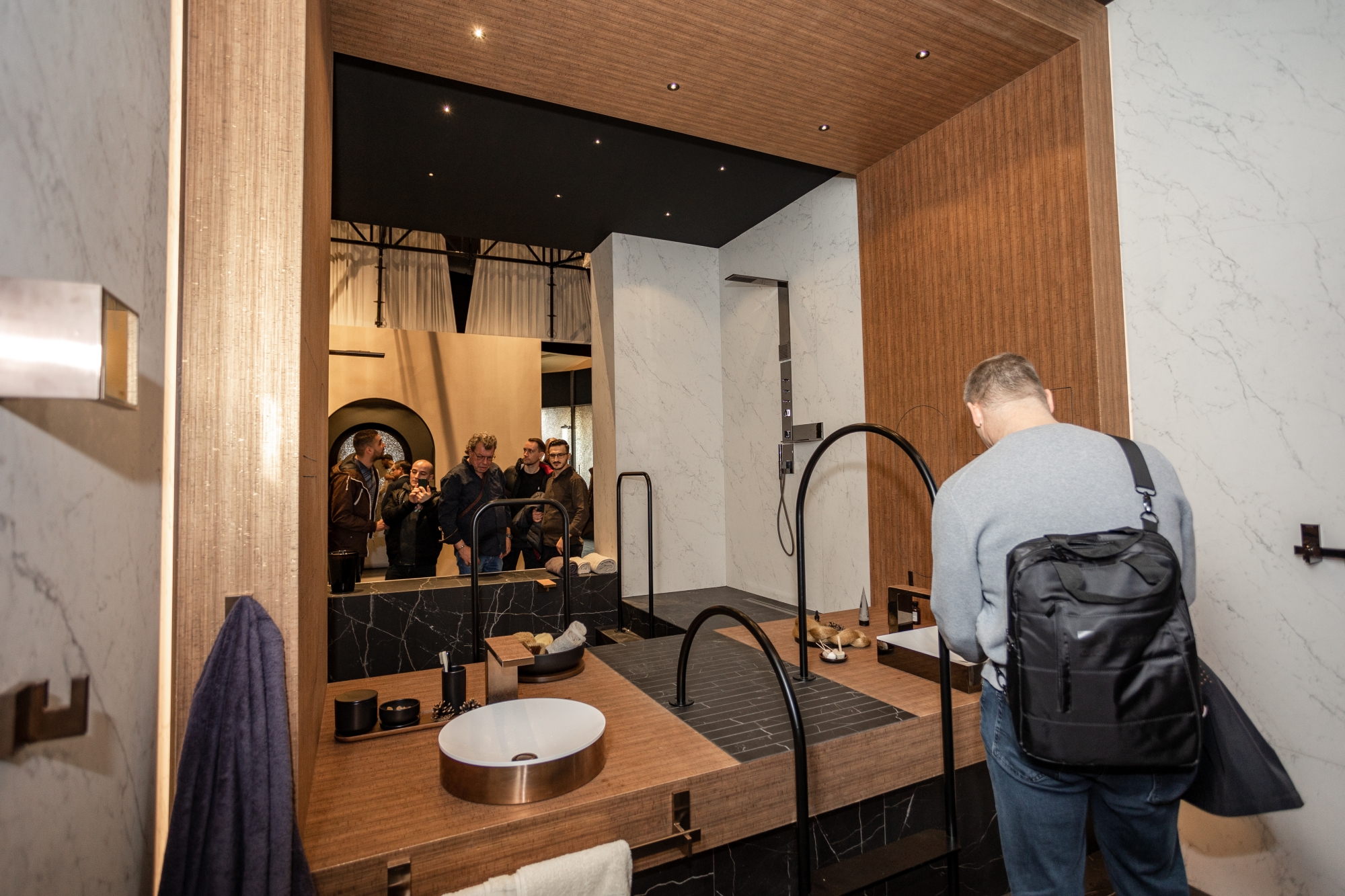 13 Barber & Osgerby打造的“Skyline天际线”主题的个性浴室2_副本.jpg