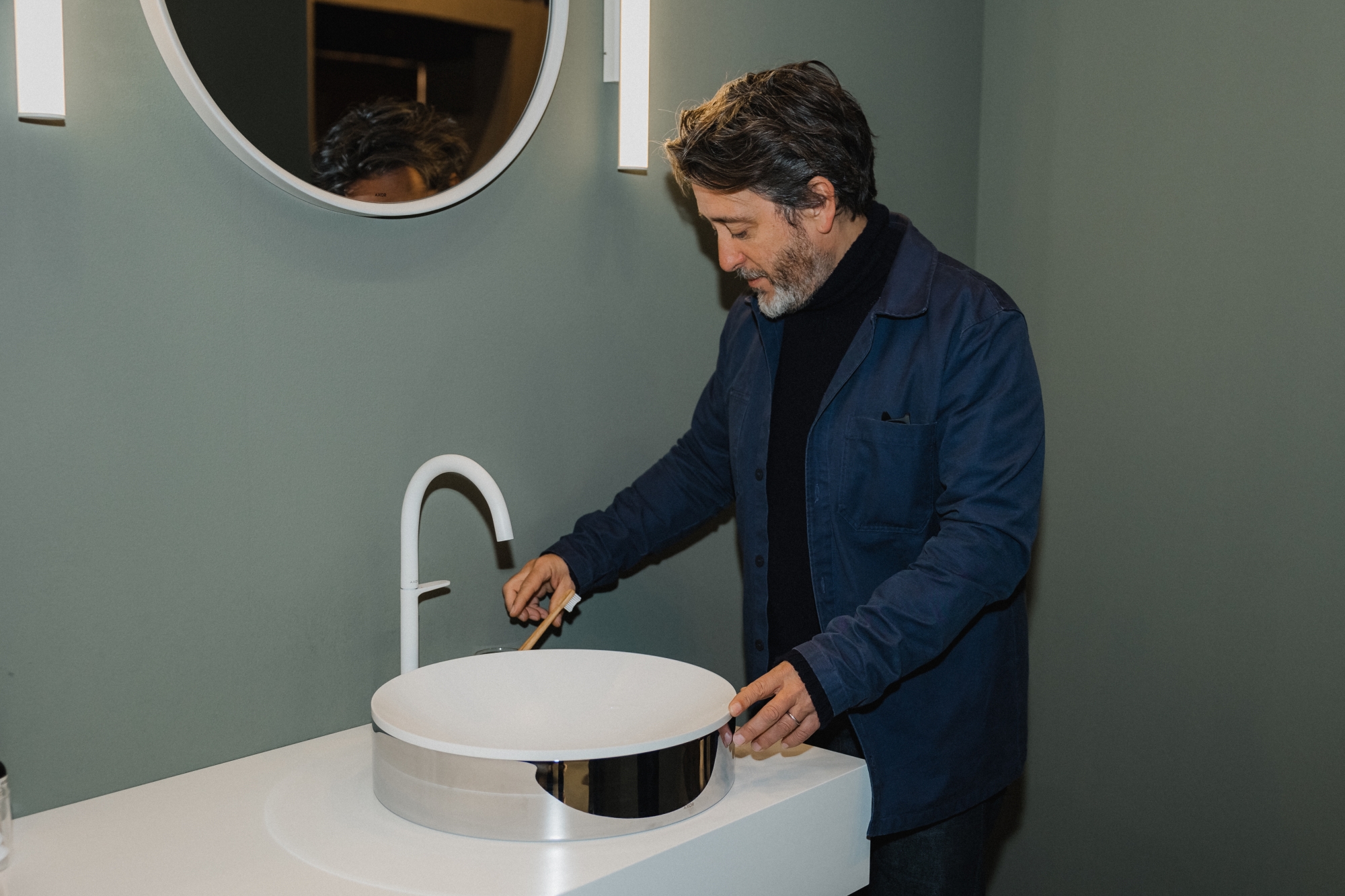 12 Barber & Osgerby打造的“Skyline天际线”主题的个性浴室1_副本.jpg