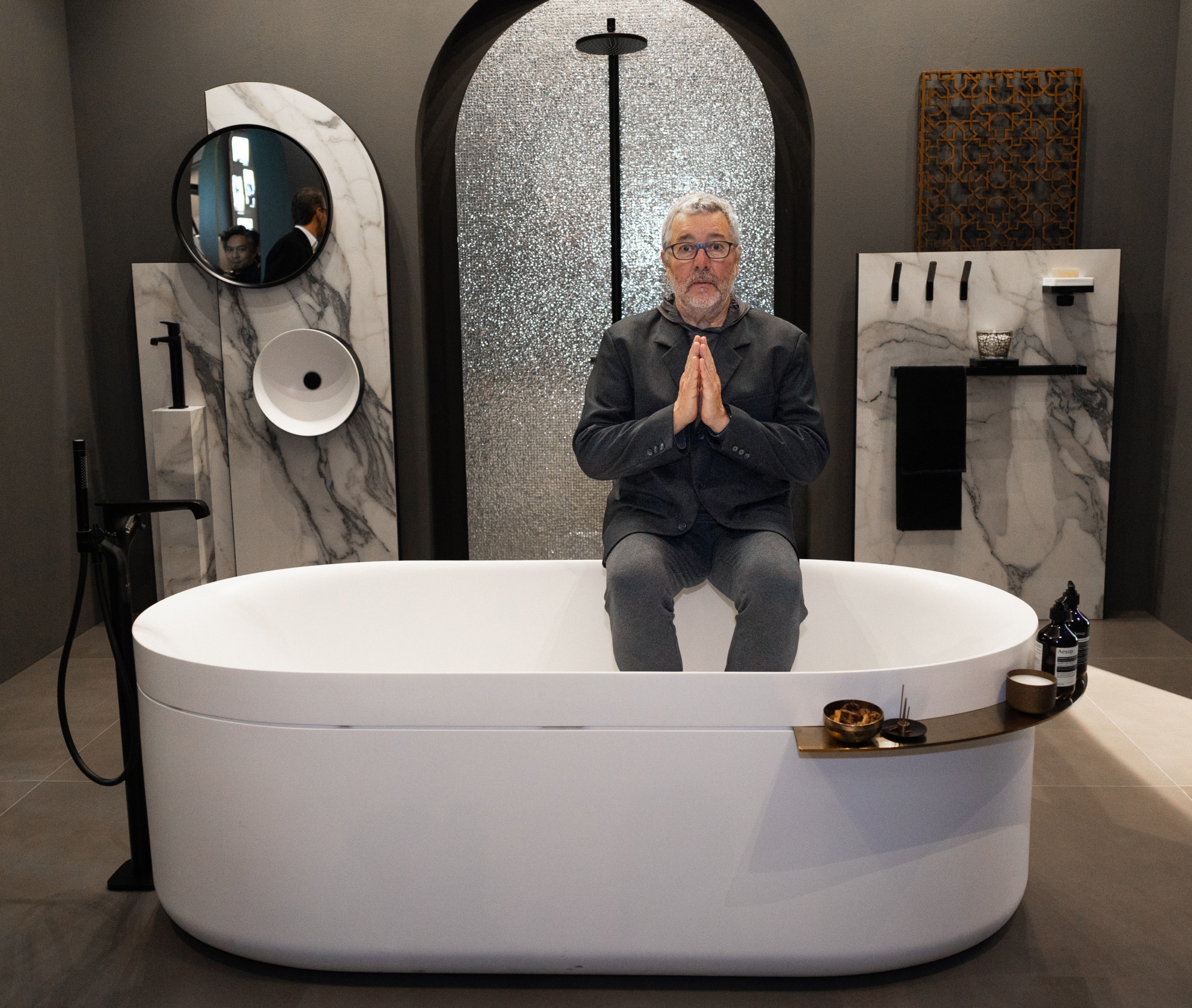 08 菲利浦•斯达克(Phillip Starck)莅临2023 ISH雅生展台_副本.jpg