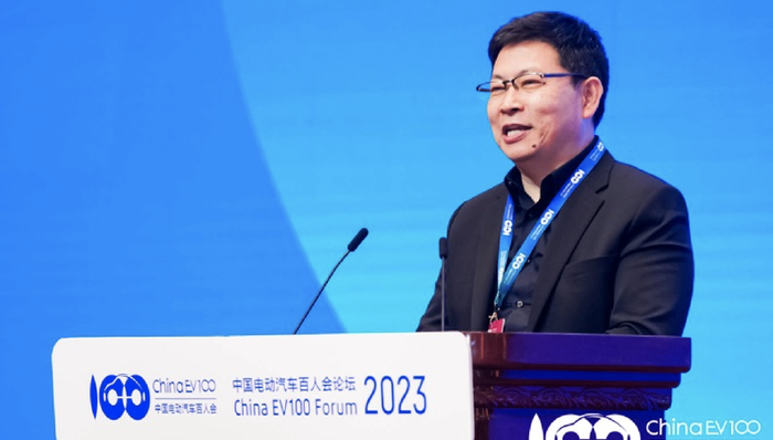 闪电快讯 ｜ 余承东：用华为问界是为了统一品牌形象 但有领导持不同意见