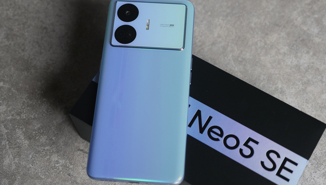 真我GT Neo5 SE体验：1999元起售，该给的都给了