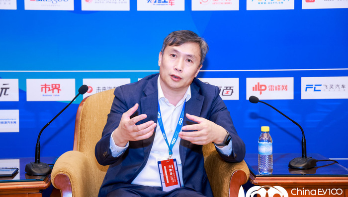 东软睿驰，曹斌