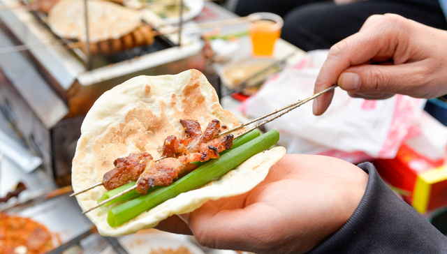 淄博烧烤；旅游