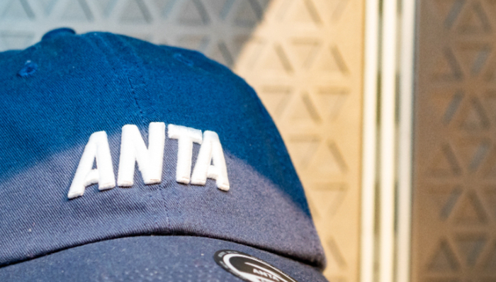 中国市场,安踏,FILA,营收,