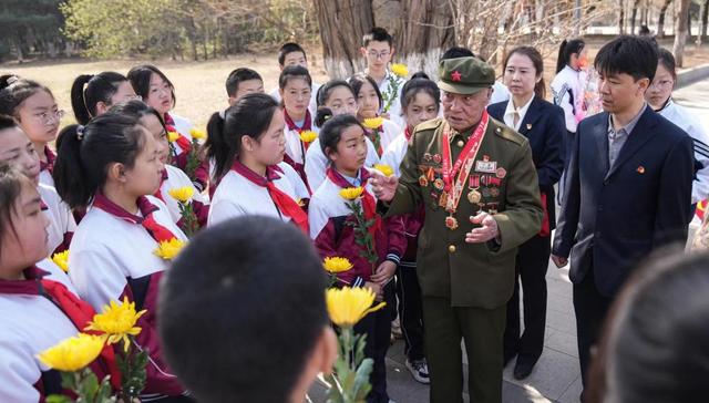 网络祭祀,情思,缅怀,清明时节,志愿军,踏青游,母港,思念,南京外国语学校,赓续