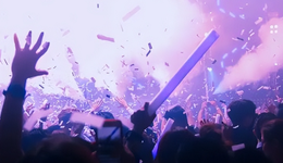 “票价暴涨三倍还秒光”，演出复苏后为何这么上头？