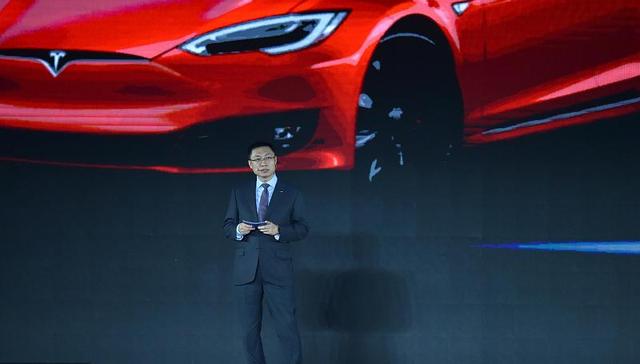 特斯拉，朱晓彤