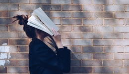 中年人专属的MBA，成了年轻人的救命稻草